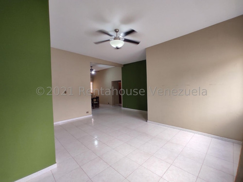 Imagen 2 de 15 de Casa En Venta Barrio Sucre Maracay Nv