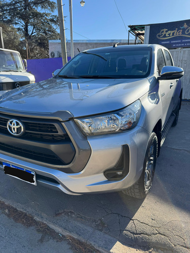 Vendo Toyota Hilux Sr 4x4 2023