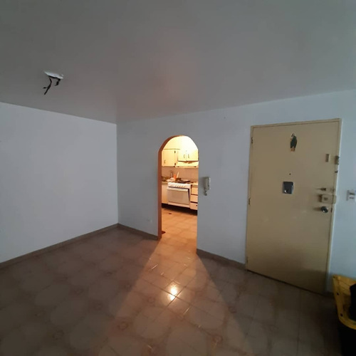 Imagen 3 de 14 de Apartamento Av Fuerzas Armadas Res Las Brisas Caracas