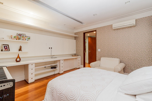 Imagem 6 de 14 de Luxuosa Casa Mobilhada