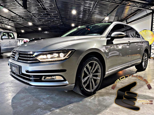 Imagen 2 de 15 de Volkswagen Passat 2017 2.0 Dsg Tsi Highline 220cv