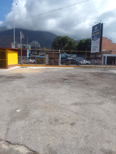Se Alquila Terreno Entre Las Urbanizaciones Los Ruices Y Campo Claro