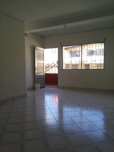 Casa Muy Central Fresca E Iluminada