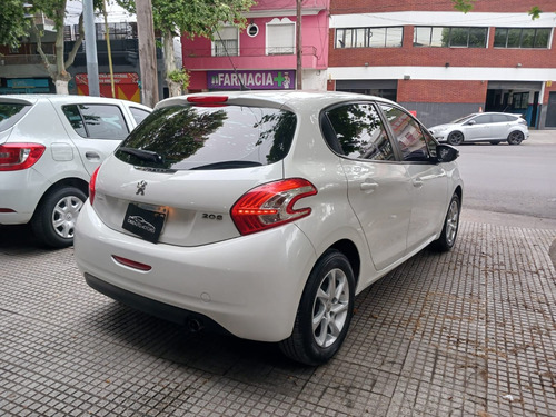 Peugeot 208 1.5 Allure Touchscreen