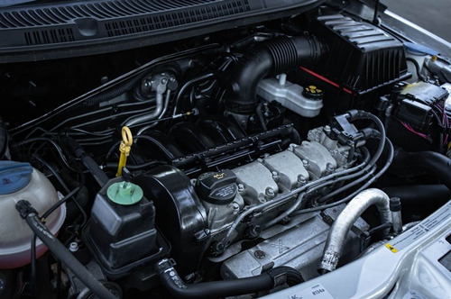 Volkswagen Gol Sedan - Motorland Permuto / Financio