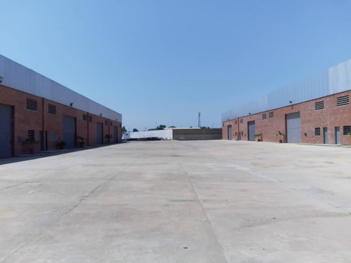 Galpón En Alquiler En Barcelona De 700 M2 Mesones , Barcelona