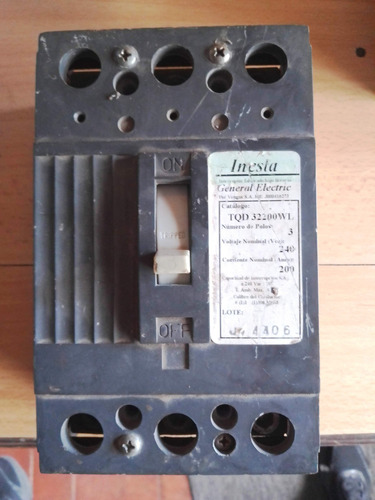 Breaker Trifasico De 200 Amperios Inesta General Electric (Usado)