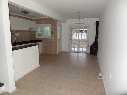 Imagem 3 de 5 de Casa No Bairro Guarujá Zs De Porto Alegre - 673