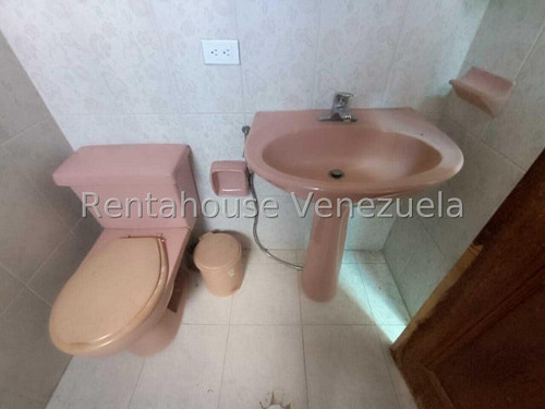 Vendo Casa En Urbanización El Castaño, Código 25-7117 Cm Leer Descripción