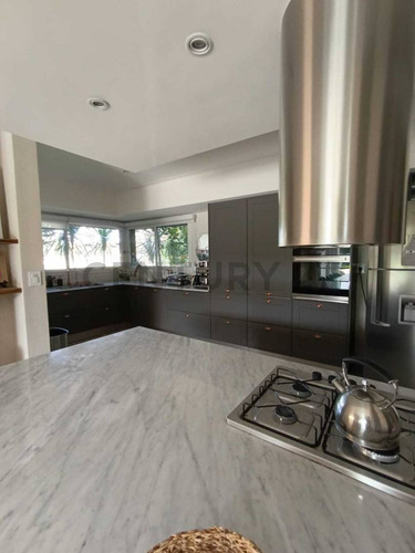 Residencia De Lujo 7 Ambientes En Colón Entre Rios: 3.200 M² De Parque, Piscina Climatizada,gimnasio