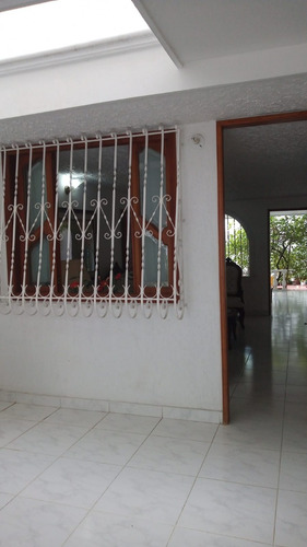 Casa De 2 Pisos En Barrio La Palma