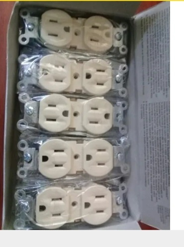 Toma Corriente Doble 110v/15a Sin Tapa.
