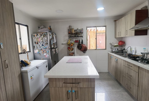 Propiedad Con Casa Centro De Comuna Isla De Maipo