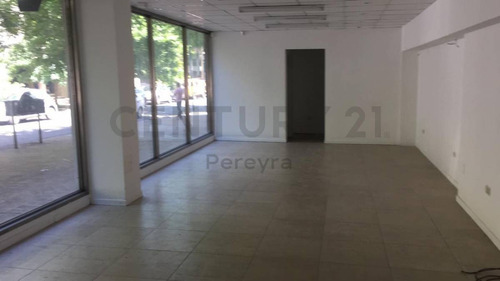 Imagen 5 de 8 de 42 Entre 6 Y 7. Local Comercial En Venta, La Plata.-