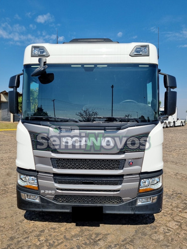 Imagem 11 de 11 de Caminhão Scania Toco P 360 4x2 2019 - Baixa Km