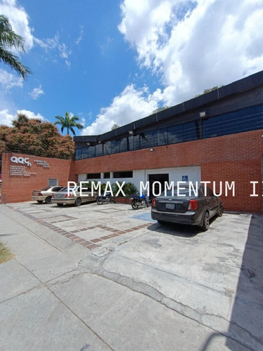 Casa Comercial En Venta.  Chuao