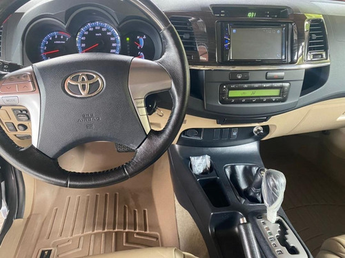 Imagen 9 de 11 de Toyota Fortuner