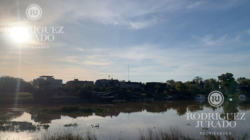 Inmejorable Terreno Al Rio En Santa Catalina