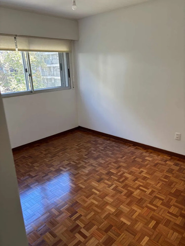 Alquiler Apartamento De 3 Dormitorios Con 2 Baños, Balcón Y Cochera En Pocitos, Acepta Depósito Bhu!!
