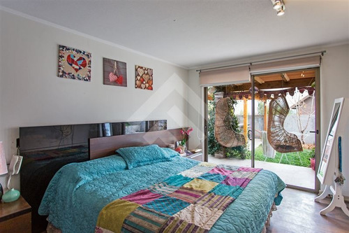 Casa En Venta De 3 Dorm. En Las Condes