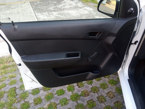 Imagen 8 de 14 de Chevrolet Aveo 2018 1.6 Ls Mt