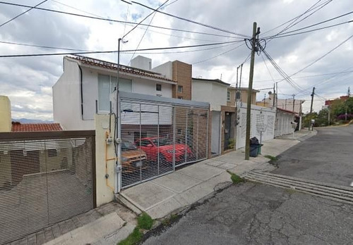 Casa Con Excelente Ubicación En Mar Del Rio, Col. Cd. Brisa, Naucalpan De Juárez. Arf