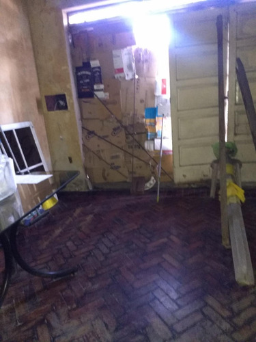 Tipo Casa Al Frente A Reciclar .