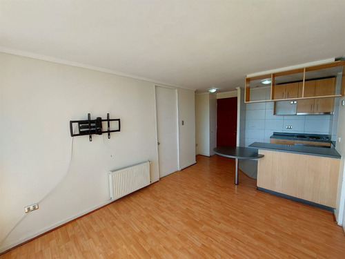 Depto En Arriendo De 2 Dorm 2 Baños. Lomas San Andres