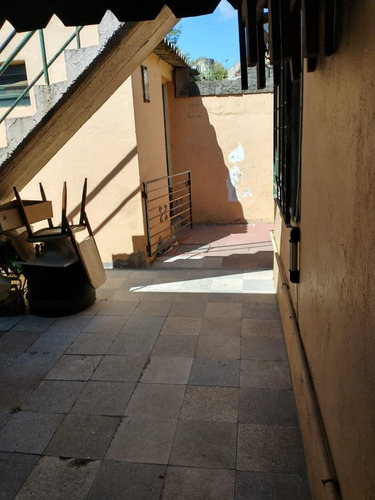 Imagen 9 de 16 de Casa En Excelente Ubicacion En Burzaco!!!!!