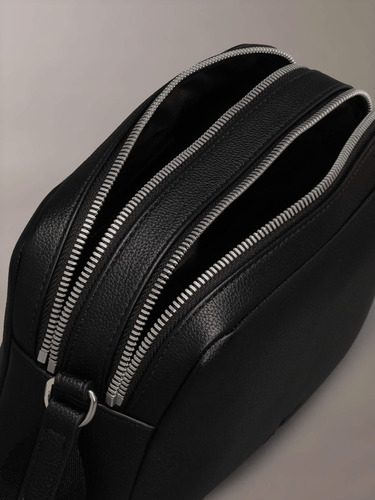 Bolsa Negra Crossbody Monograma Calvin Klein De Mujer