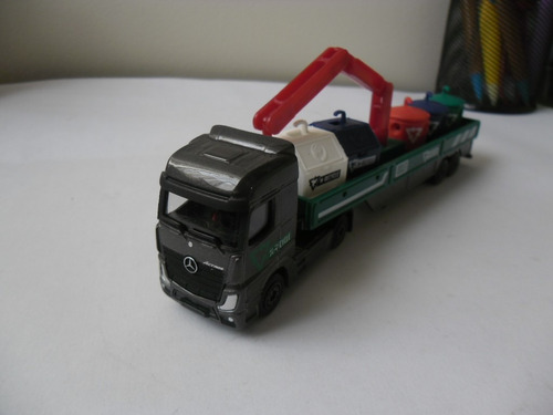 Camion Mercedez Benz Actros Esc.1:87 H:0 Mide 18 Cms. Largo