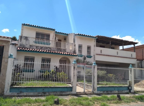 Casa En Venta Trigal Norte Calle Cerrada