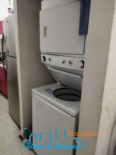 Habitación En Renta Metro Pinosuarez; Baño Propio; Todos Los Servicios; Ideal Una Pareja.