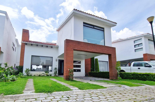 Casa En Venta En Metepec, Fracc. Palma Real A 15 Min De Galerias Metepec