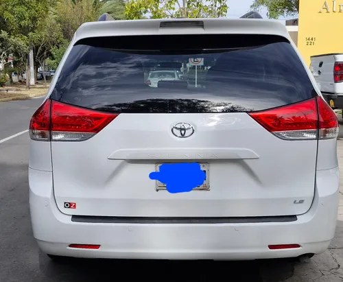 Toyota Sienna 3.5 Le Mt
