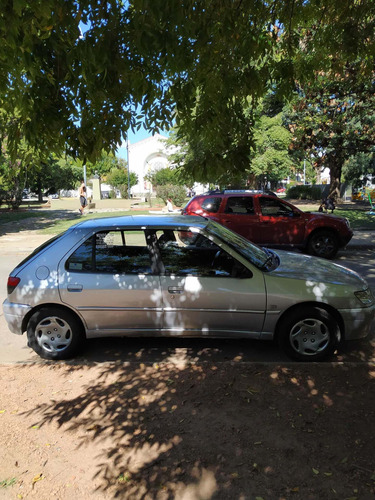 Peugeot 306 1.8 Boreal 2002