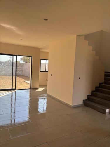 Casa En Venta En Lomas De Comanjilla