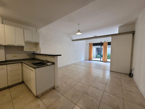 Venta Departamento Mono Ambiente Amplio Con Jardín En Caballito