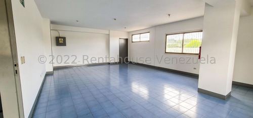 Imagen 19 de 26 de George Tahan #23-9931 Venta Excelente Edificio Industrial De 4 Pisos De 280 M2 Cada Planta, Más Dos Galpones De Aproximadamente 1.300m2, Con La Mejor Ubicación En El Km 1 De Mariche, En Urbanización I