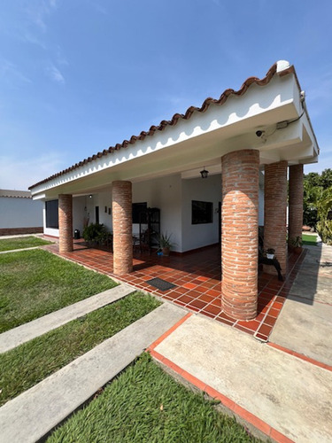 Yosmar Y Fernando Venden Casa En Pueblo De San Diego