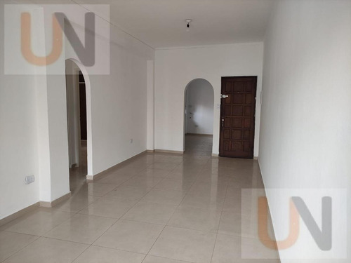 Imagen 2 de 11 de Departamento - Barrio Sur