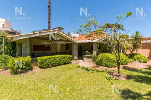 Chalet En Punta Del Este- Ref: 3162
