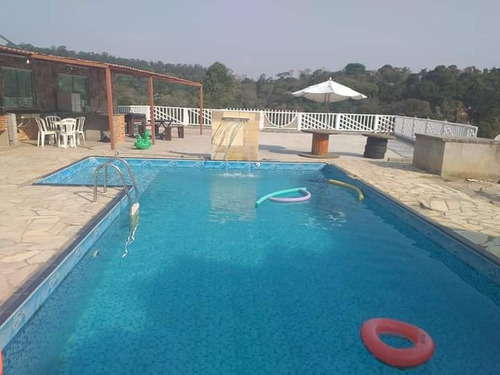 2 Casas Com Piscina .