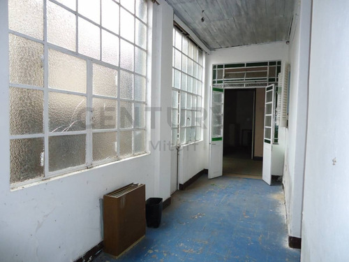 Imagen 3 de 11 de Casa En Venta De 2 Dormitorios Con Garage En La Plata