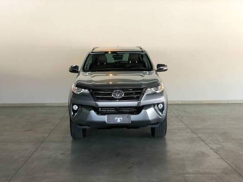 Imagem 4 de 15 de Toyota Hilux Sw4 2.7 Sr 7 Lugares 4x2 16v Flex 4p