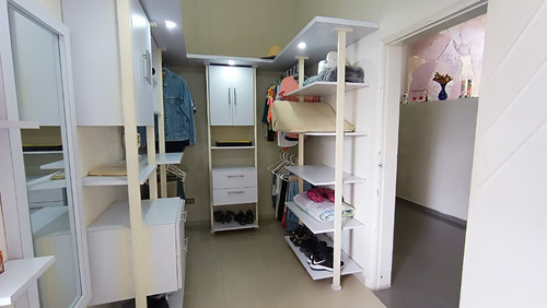 Maikelly Zabala Vende Casa En Barquisimeto , Zona Este, Piscina, 1000metros2 De Terreno, 600 Metros2 De Construcción. Mls 24-28298 Mz