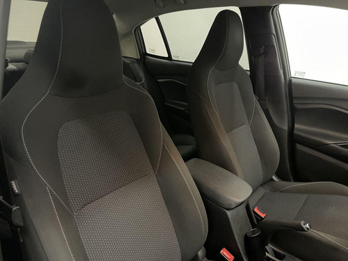 Chevrolet Onix plus Onix