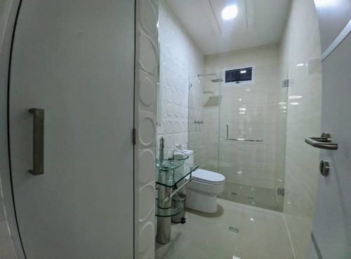 Imagen 11 de 15 de En Venta Moderna Casa En El Trigal. Cod: Rs-244