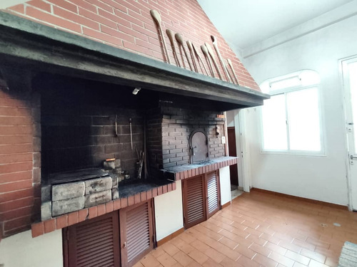 Casa En Venta, Urbanizacion Club De Campo, San Antonio De Los Altos. Of