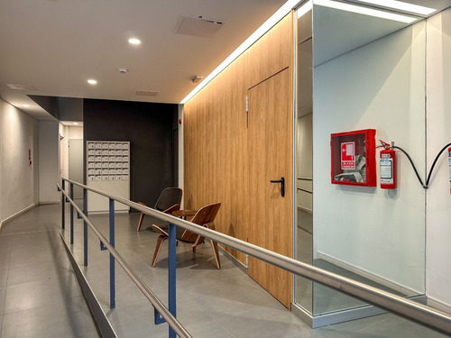 Venta Apartamento De 2 Dormitorios Con Garaje Y Balcón Piso 7 Libre Para Ocupar En Agosto